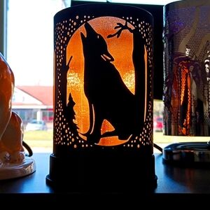 Wolf touch lamp